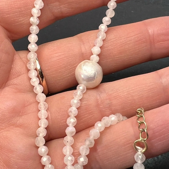 Rainbow moonstone and pearl necklace with sterling silver clasp - Picture 5 of 12